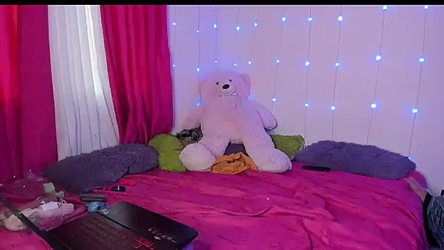 Snapshot of cathi_montana chatting on 12-31-24, 11:31 cathi montana online show from 12-31-24, 11:31