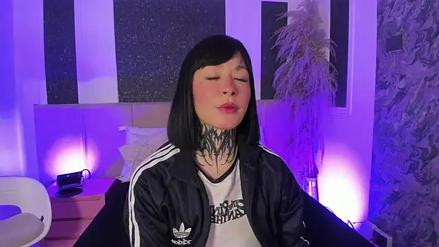 Snapshot of Scolw chatting on 12-01-25, 12:54 Scolw online show from 12-01-25, 12:54