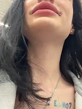 Melissa crazy online show from 10-28-25, 03:36