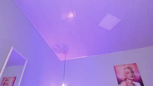 ScarletGV online show from 12-04-25, 05:50