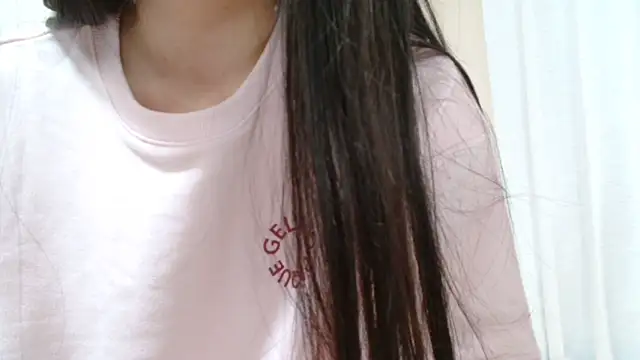 Snapshot of xxYuIxx chatting on 01-02-25, 03:29 xxYuIxx online show from 01-02-25, 03:29