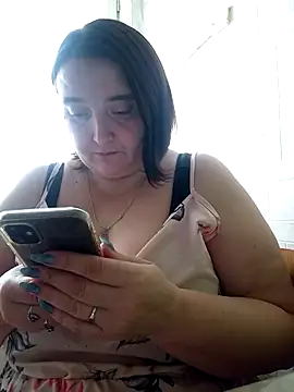 Snapshot of Liluboobs chatting on 02-15-26, 08:46 Liluboobs online show from 02-15-26, 08:46