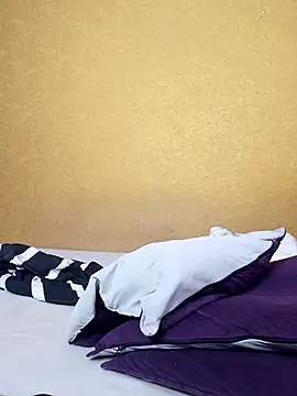 Snapshot of Liluboobs chatting on 03-18-26, 06:05 Liluboobs online show from 03-18-26, 06:05