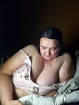 Snapshot of Liluboobs chatting on 03-18-26, 06:11 Liluboobs online show from 03-18-26, 06:11