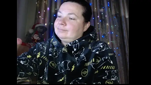 amorelara online show from 12-15-25, 06:17