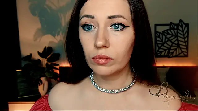 MissBeverlyMills online show from 12-12-24, 12:55