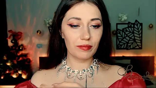 MissBeverlyMills online show from 12-25-24, 05:15