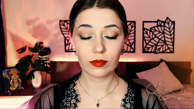 MissBeverlyMills online show from 03-09-25, 08:07