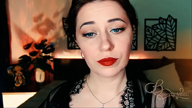 MissBeverlyMills online show from 03-09-25, 07:05