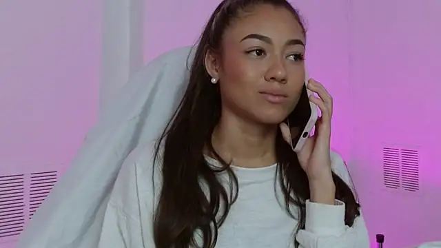 Snapshot of hantonella_ chatting on 11-21-25, 03:11 hantonella online show from 11-21-25, 03:11