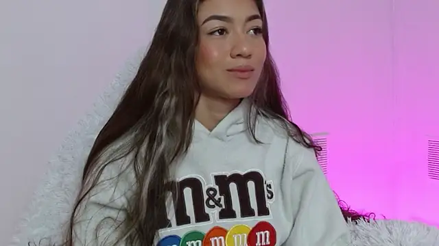 Snapshot of hantonella_ chatting on 11-26-25, 01:23 hantonella online show from 11-26-25, 01:23