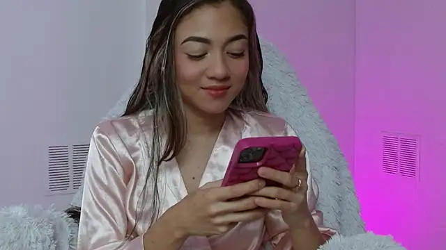 Snapshot of hantonella_ chatting on 12-03-25, 04:49 hantonella online show from 12-03-25, 04:49