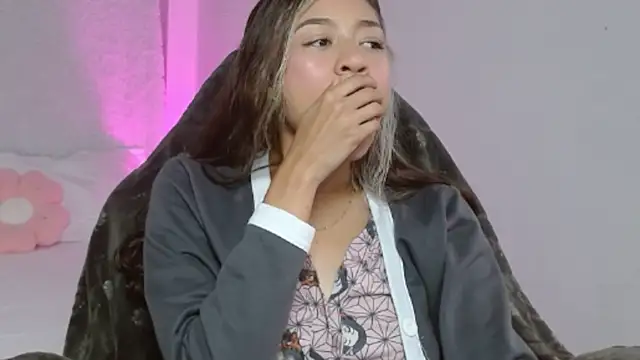 Snapshot of hantonella_ chatting on 02-19-26, 04:14 hantonella online show from 02-19-26, 04:14