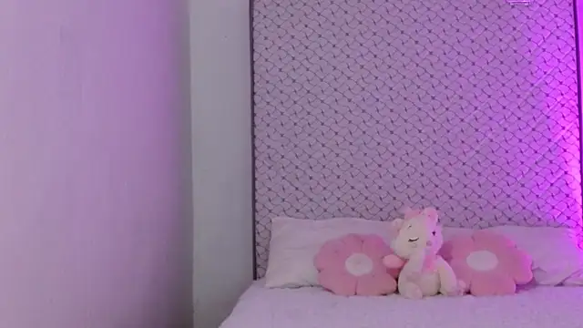 Snapshot of hantonella_ chatting on 04-13-26, 01:27 hantonella online show from 04-13-26, 01:27