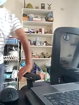 Snapshot of Believerrrr chatting on 03-31-26, 08:37 Believerrrr online show from 03-31-26, 08:37