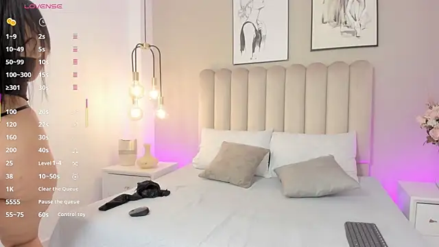 LindaRey  online show from 02-20-25, 02:18