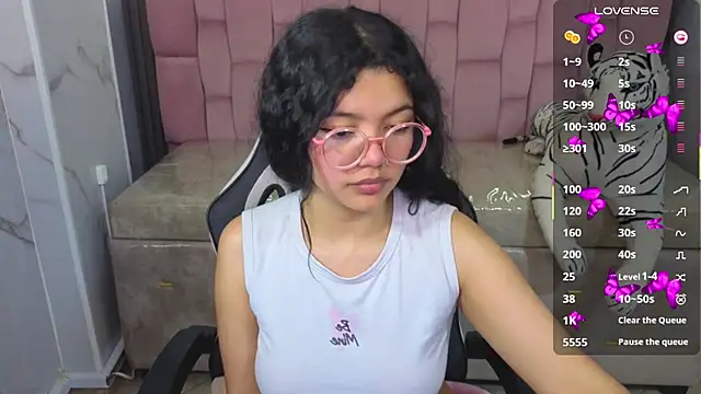 victoria castillo b online show from 01-11-26, 03:28