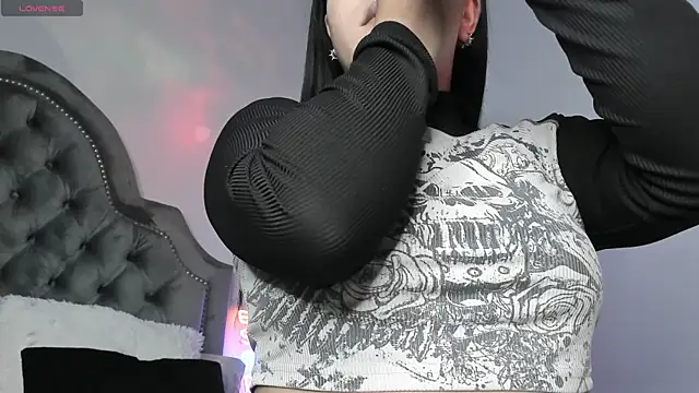 Snapshot of atena_hill chatting on 11-03-25, 07:26 atena hill online show from 11-03-25, 07:26