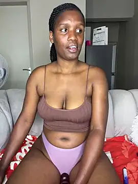 Snapshot of Kinkyy_ chatting on 01-13-25, 07:43 Kinkyy online show from 01-13-25, 07:43