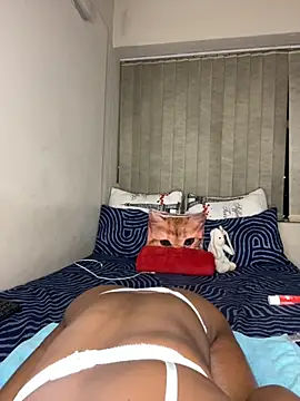 Snapshot of Kinkyy_ chatting on 10-15-25, 08:31 Kinkyy online show from 10-15-25, 08:31