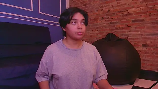 Snapshot of Emmapark_ chatting on 11-03-25, 02:02 Emmapark online show from 11-03-25, 02:02