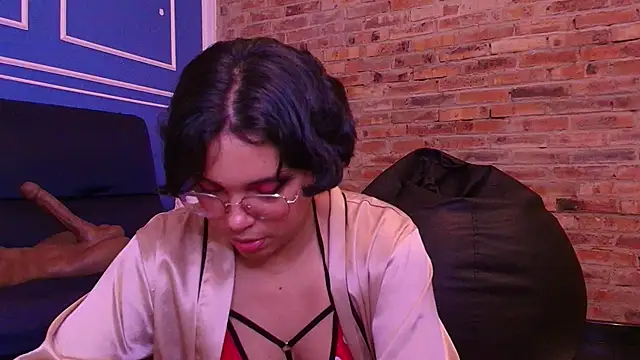 Snapshot of Emmapark_ chatting on 12-16-25, 07:41 Emmapark online show from 12-16-25, 07:41