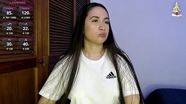 Snapshot of sofiaduque_26 chatting on 11-20-25, 07:57 sofiaduque 26 online show from 11-20-25, 07:57