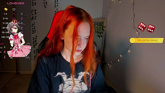 Snapshot of FruttiTatti chatting on 10-12-25, 12:09 FruttiTatti online show from 10-12-25, 12:09