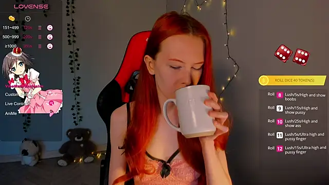 Snapshot of FruttiTatti chatting on 10-19-25, 04:57 FruttiTatti online show from 10-19-25, 04:57