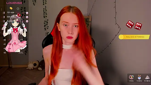 Snapshot of FruttiTatti chatting on 10-21-25, 04:30 FruttiTatti online show from 10-21-25, 04:30