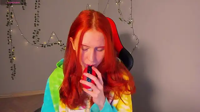 Snapshot of FruttiTatti chatting on 11-04-25, 05:12 FruttiTatti online show from 11-04-25, 05:12