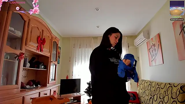 bella apont online show from 12-26-24, 10:37