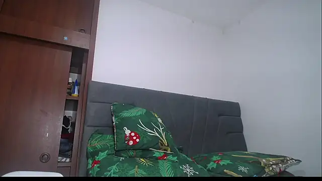 Snapshot of Yinn_Silver chatting on 01-15-26, 08:52 Yinn Silver online show from 01-15-26, 08:52