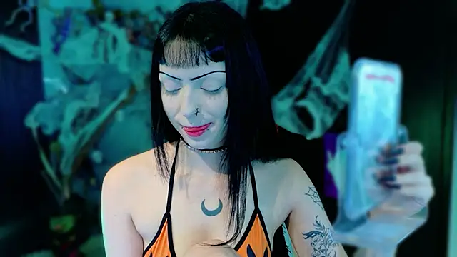 Madison Jackson online show from 10-28-25, 10:45