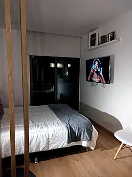 Snapshot of Charlotte_Bayron chatting on 10-31-25, 01:17 Charlotte Bayron online show from 10-31-25, 01:17