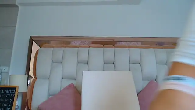 emilyparkerr01 online show from 11-04-25, 09:14