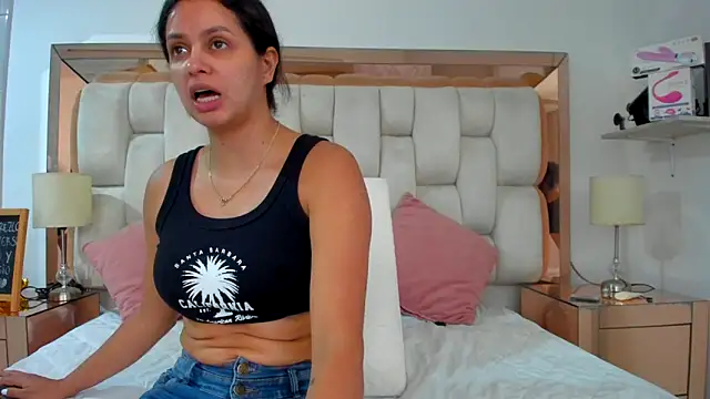 emilyparkerr01 online show from 11-06-25, 10:43