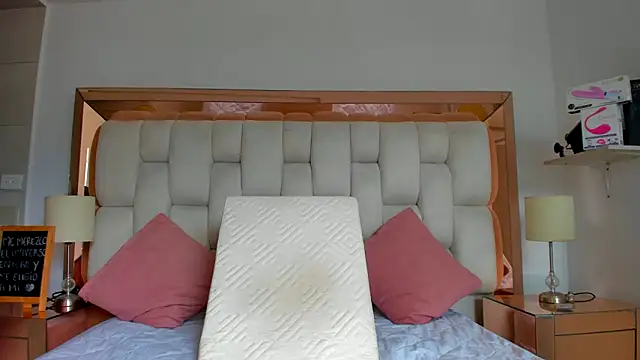 emilyparkerr01 online show from 11-15-25, 07:32