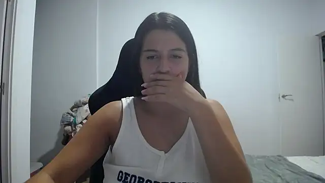 Snapshot of Contantin_helena chatting on 10-04-25, 05:44 Contantin helena online show from 10-04-25, 05:44