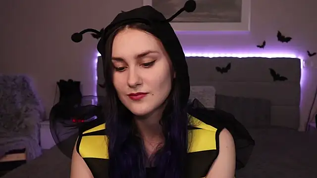 Erotic Synth Goddess online show from 10-25-25, 05:08