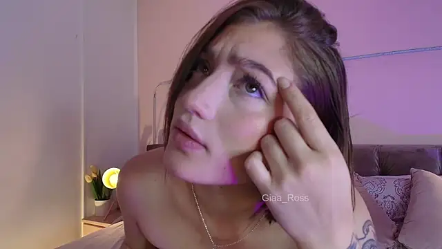 Snapshot of Giaa_Ross chatting on 02-24-25, 11:54 Giaa Ross online show from 02-24-25, 11:54