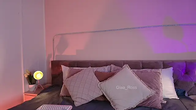 Snapshot of Giaa_Ross chatting on 02-27-25, 11:52 Giaa Ross online show from 02-27-25, 11:52