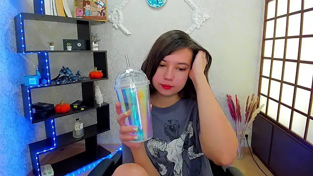 Lina Brownie online show from 12-07-24, 01:58