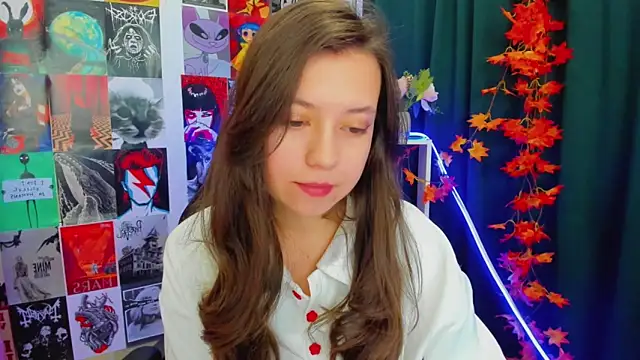 Lina Brownie online show from 12-18-24, 05:48