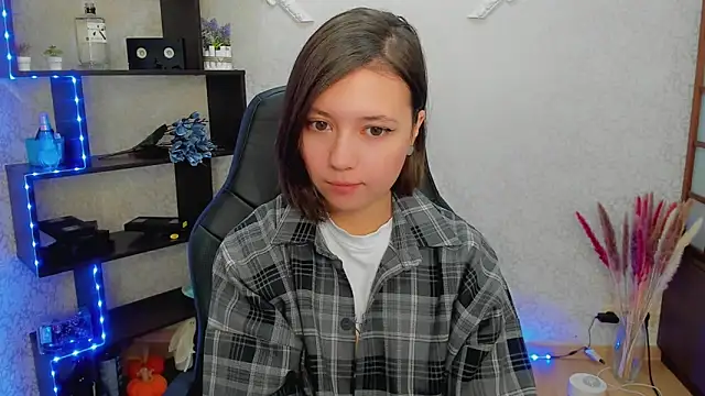 Lina Brownie online show from 01-25-25, 02:26