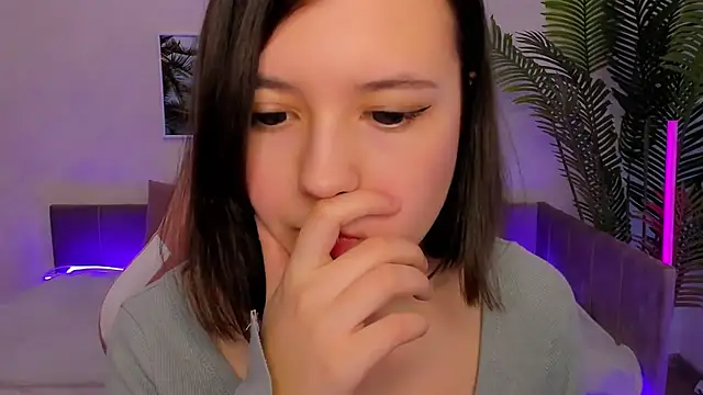 Lina Brownie online show from 03-21-25, 05:32