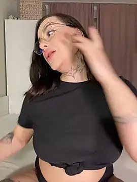 Snapshot of fuckdoll_18 chatting on 12-10-24, 02:50 fuckdoll 18 online show from 12-10-24, 02:50