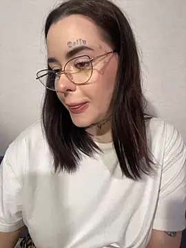 Snapshot of fuckdoll_18 chatting on 12-22-24, 06:04 fuckdoll 18 online show from 12-22-24, 06:04