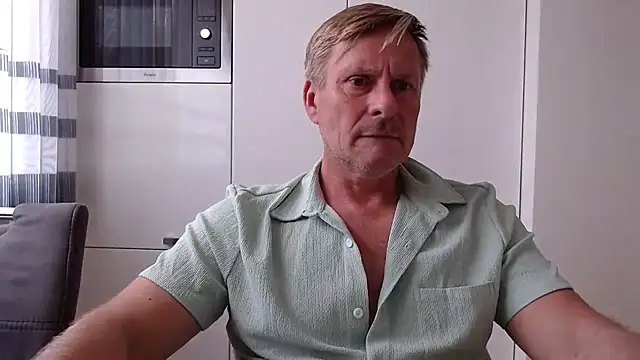 johnnym1 online show from 10-24-25, 10:22