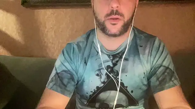 Snapshot of RedDante89 chatting on 12-18-24, 05:10 RedDante89 online show from 12-18-24, 05:10